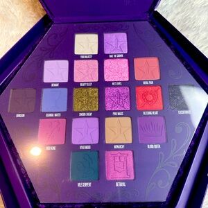 Jeffree Star Blood Lust eyeshadow palette